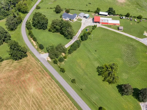 1125 Denny Rd, Dickson, TN 37055