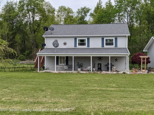 5877 Hunters Ln, Eaton Rapids, MI 48827
