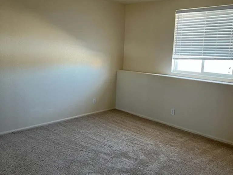 887 E Sandusky Dr — Photo 5