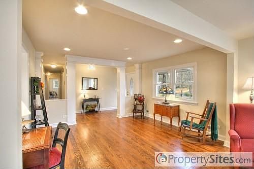 Gorgeous floors, large Ranch