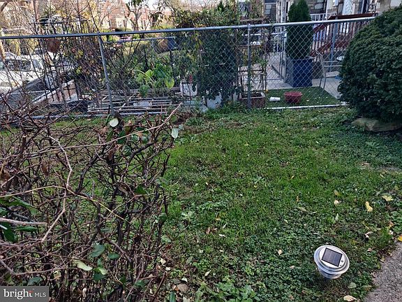 2nd image of 144 E Walnut Park Dr