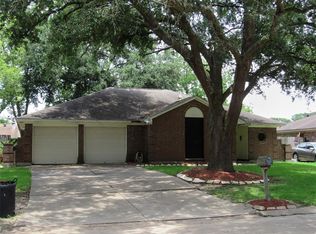 1604 Sierra Dr, Baytown, TX 77521