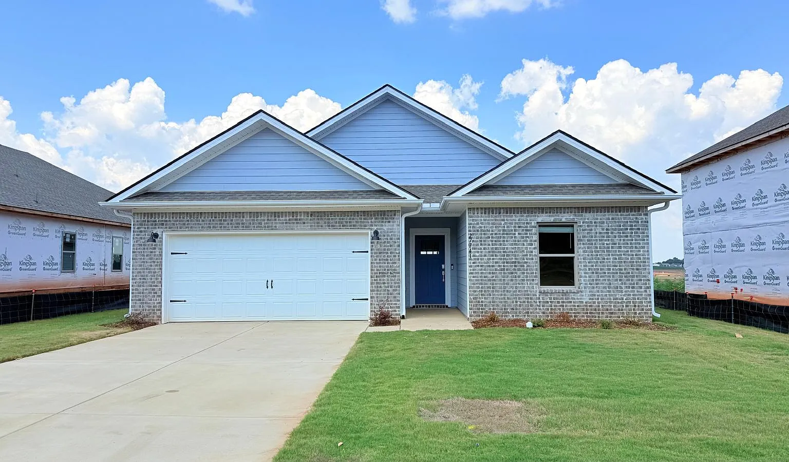 4 bed, 2000 sqft, $2,000 — Photo 1