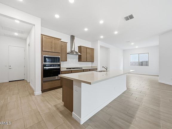 5th image of 14849 W LARIAT Trail