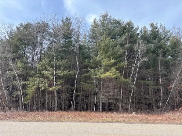 79 Favorite Ln, East Longmeadow, MA 01028