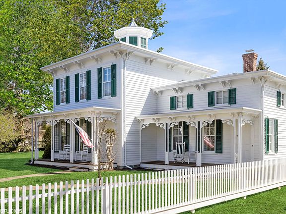 2nd image of 1495 Village Ln