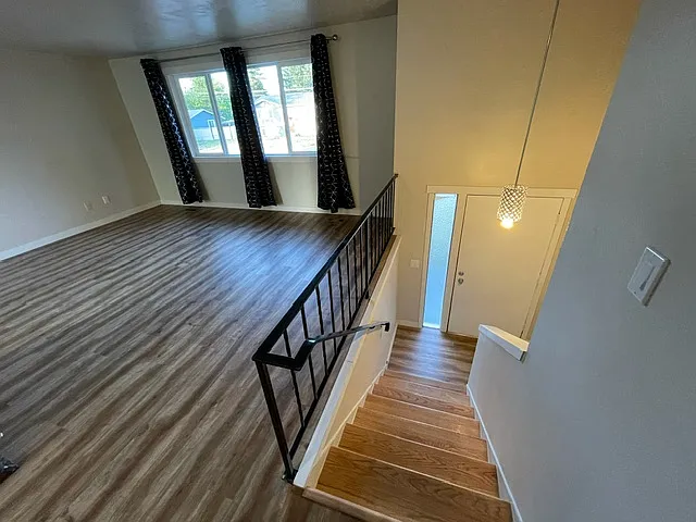2908 S Pines Rd — Photo 2