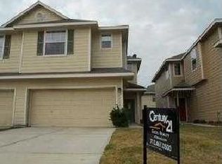 8727 Rainglen Ln, Houston, TX 77044
