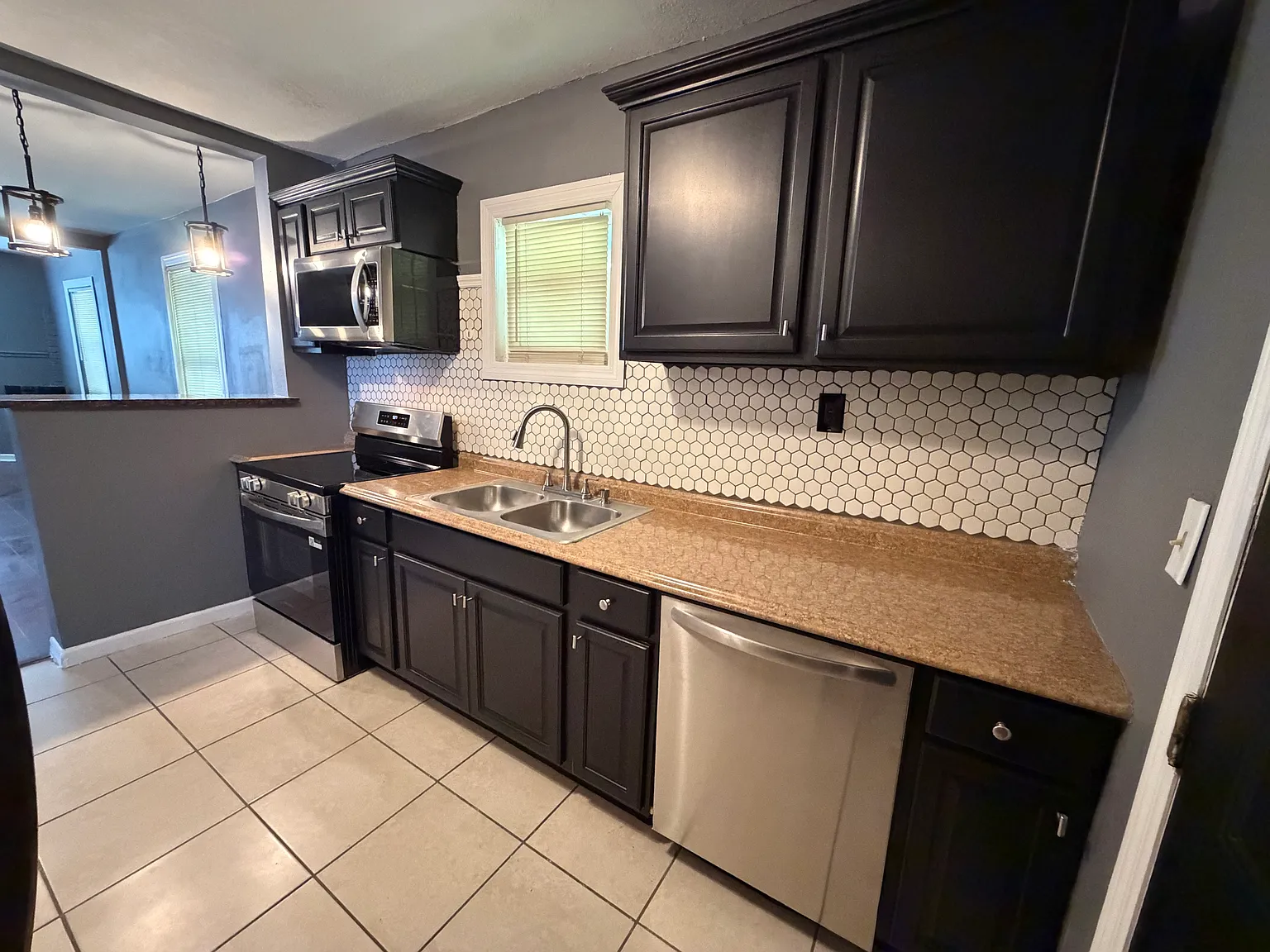 2 bed, 732 sqft, $1,950 — Photo 4