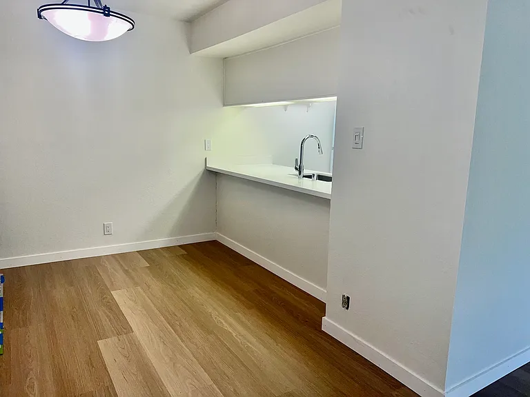 5496 Roundtree Dr — Photo 5