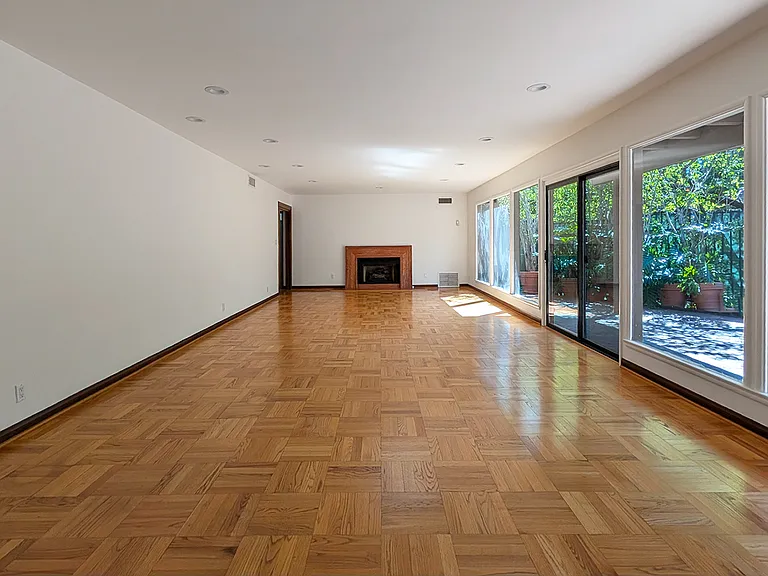 545 Hillgreen Dr — Photo 9