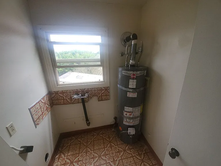 1611 Lowell St — Photo 7