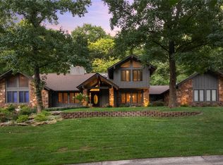 1731 Millstream Dr, Chesterfield, MO