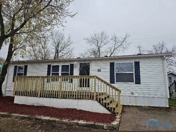 1461 Mustang Dr, Defiance, OH 43512