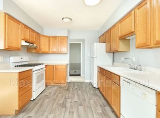 3903 Oakshire Rd #3903, Des Moines, IA 50310