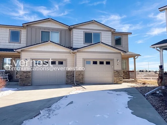 4 bed, 4.0 bath, 2500 sqft, $2,395 — Photo 1