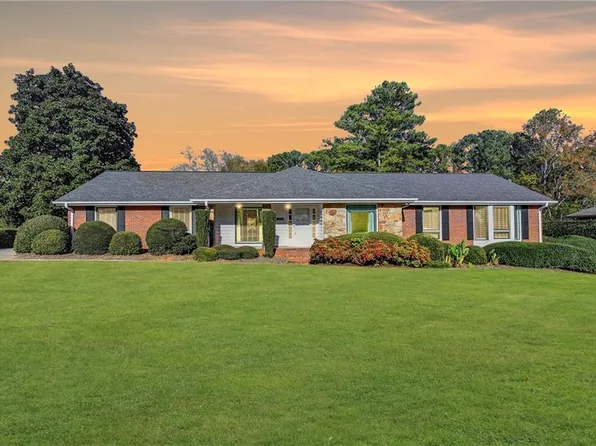 600 Rounsaville Rd, Roswell, GA 30076