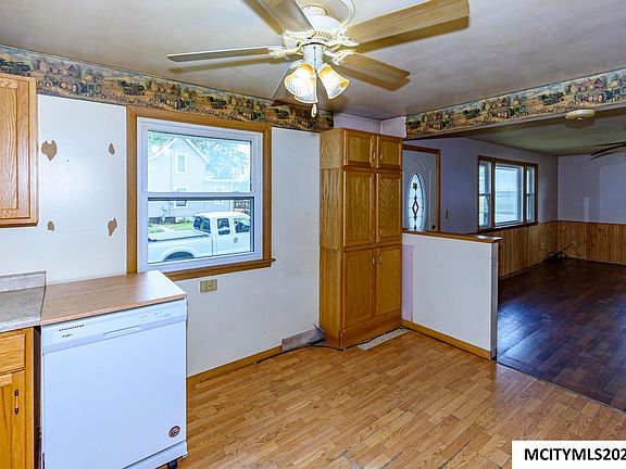5th image of 1105 N Tyler Ave