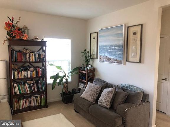 5th image of 7822 Maple Run Ct