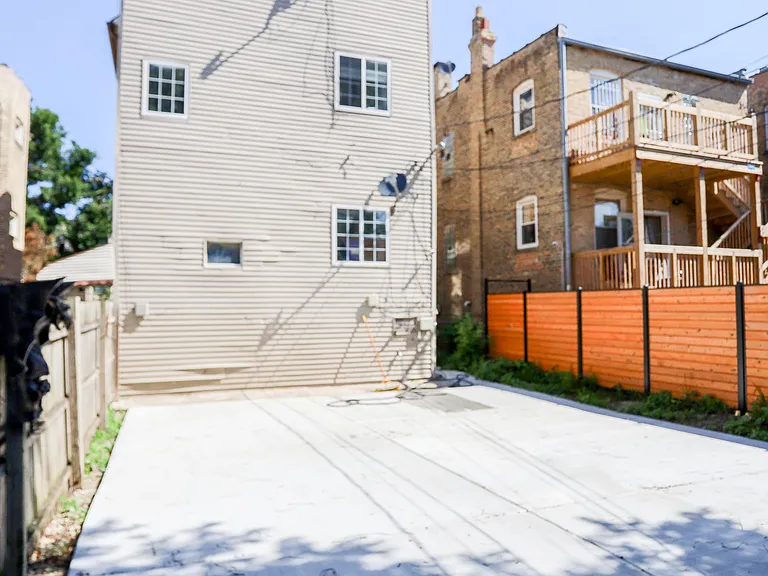 3525 W Dickens Ave #2A — Photo 13