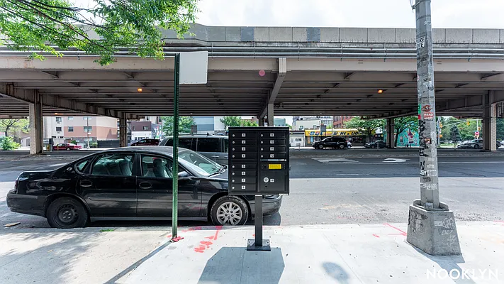 Rented by Nooklyn NYC LLC | media 30