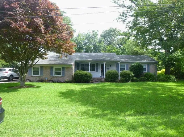 2312 Dodd Dr, Virginia Beach, VA 23454