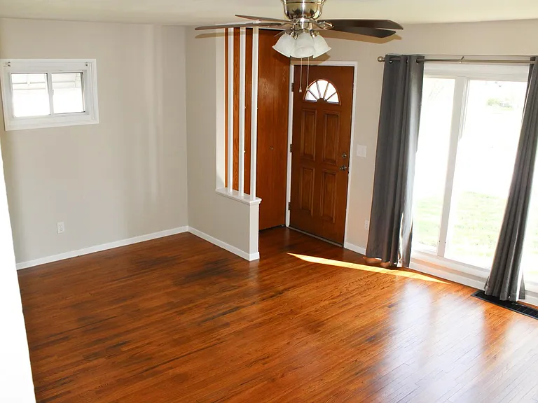 2202 Aberdeen Ave — Photo 6