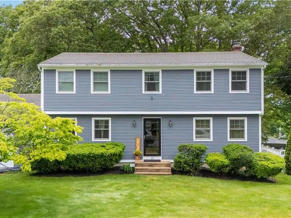 67 Hathaway Dr, West Warwick, RI 02893