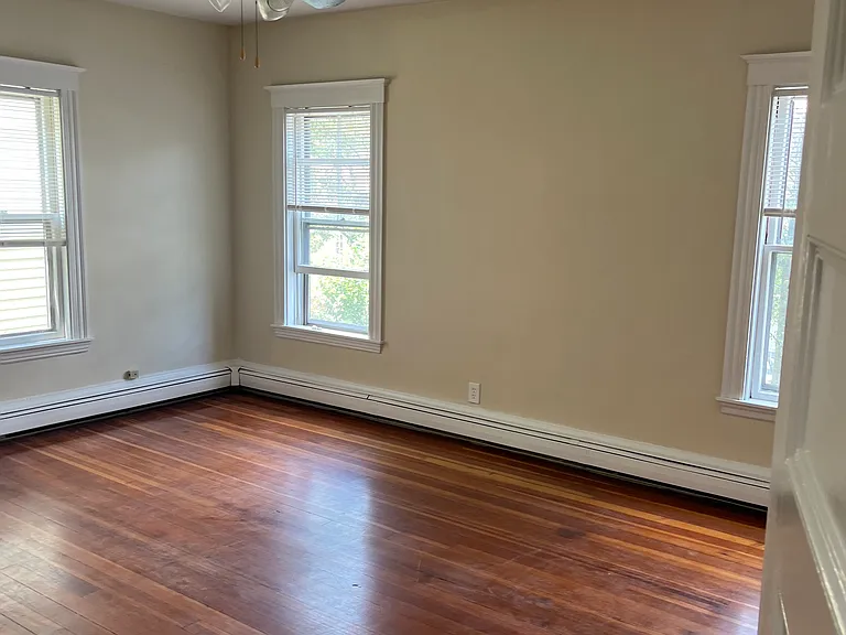 204 Pearl St #4 — Photo 5