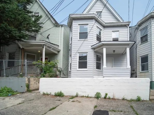 209 N 4th St, Paterson, NJ 07522