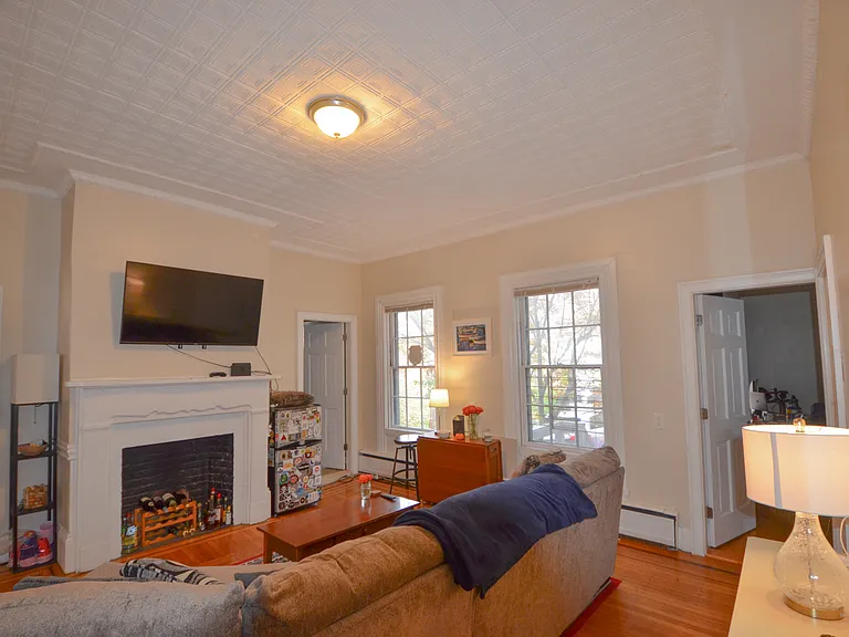 40 Bowen St #11A — Photo 20