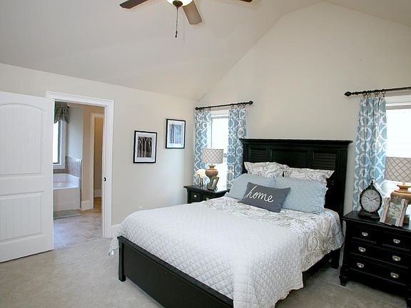 2nd image of 177 Cypress Cove Ct