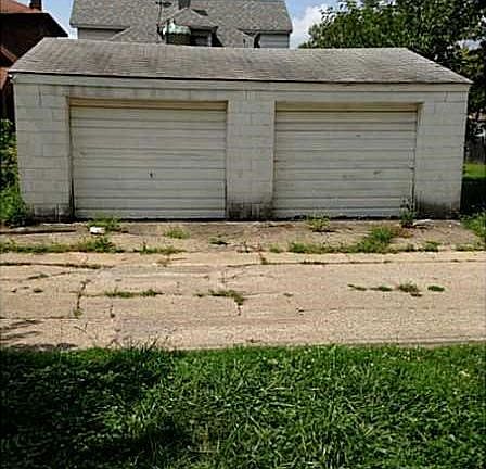 Garage.