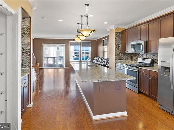 3rd image of 412 Kettle Bottom Dr