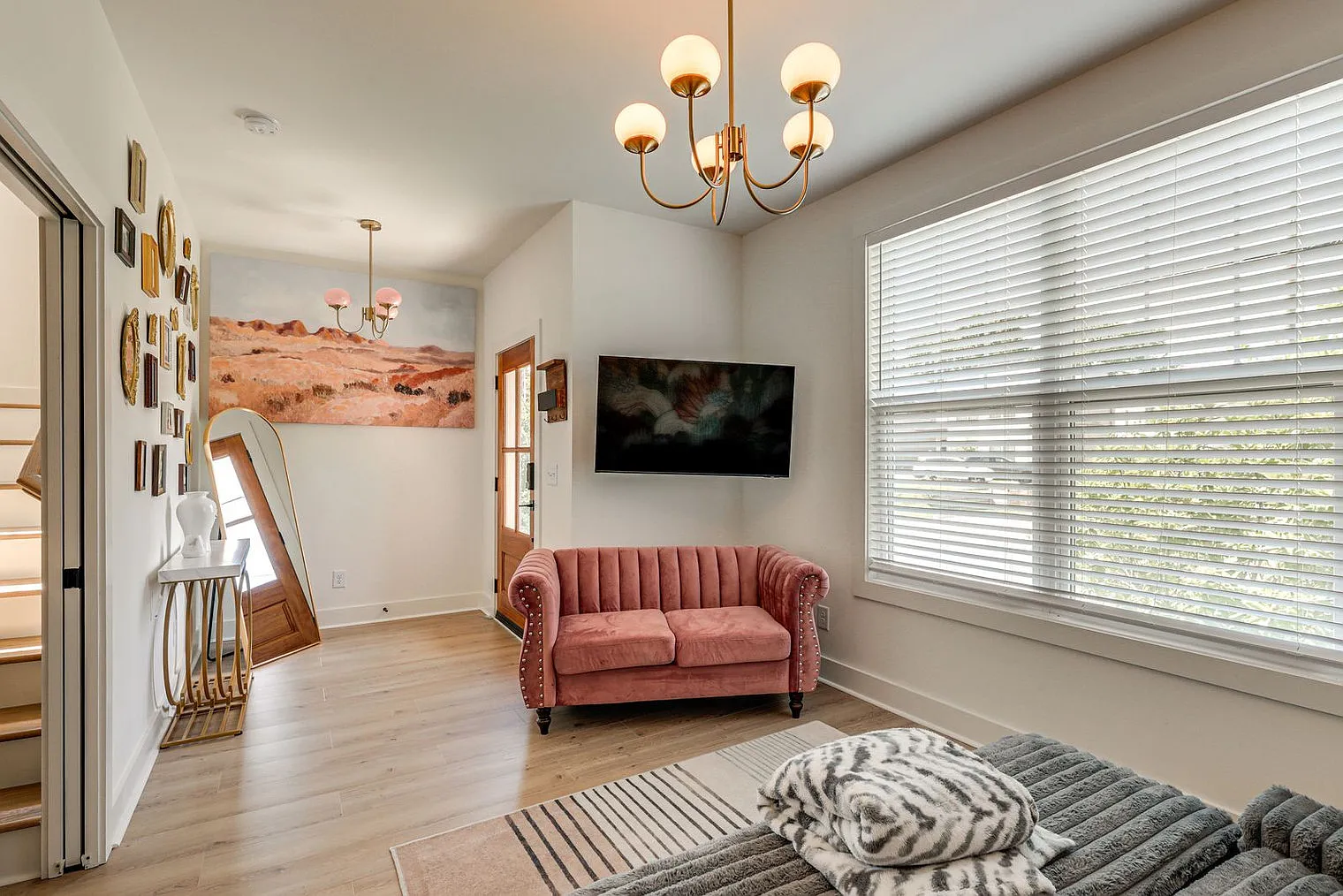 2 bed, 2.0 bath, 1291 sqft, $5,225 — Photo 4