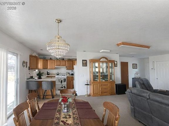 3rd image of 560 Briar Sq