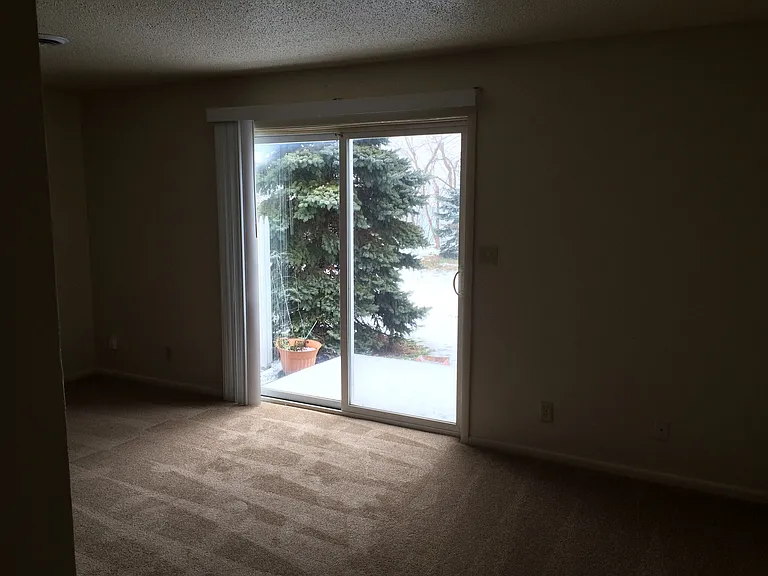 510-542 Hycliff Dr N — Photo 29