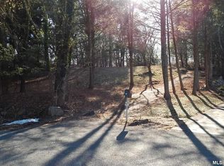 20 Holland Ln, New Paltz, NY 12561