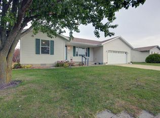 439 E Meuser Dr, Paxton, IL 60957
