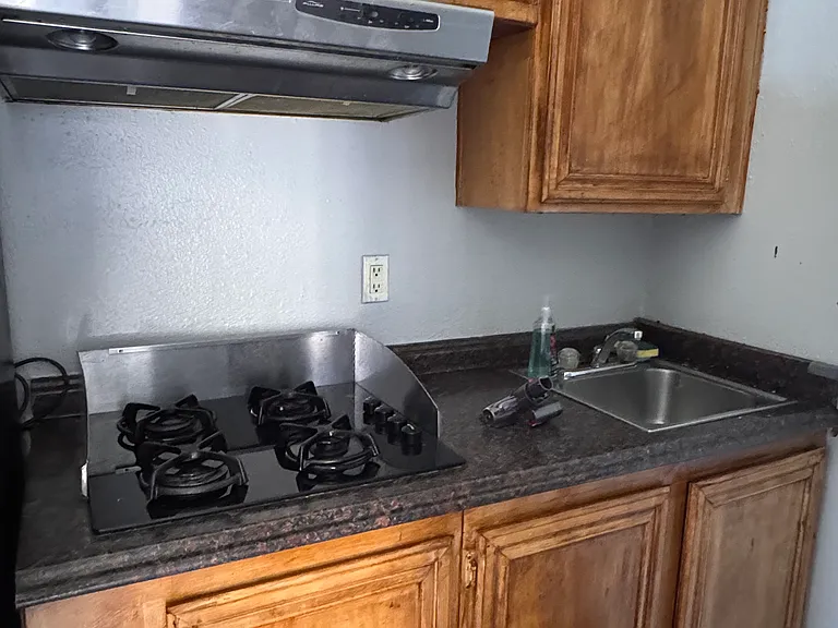 1341 E 4th St E — Photo 5