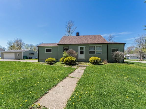 7446 Macedonia Rd, Bedford, OH 44146