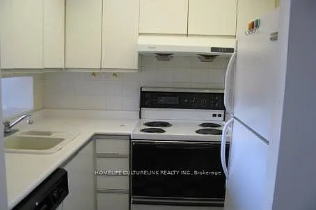 7 Bishop Ave E #1909 — Photo 4