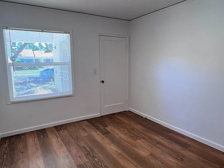 26 E Cortland Ave — Photo 19