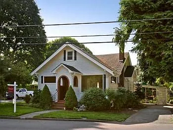 1510 Holly St photo 1