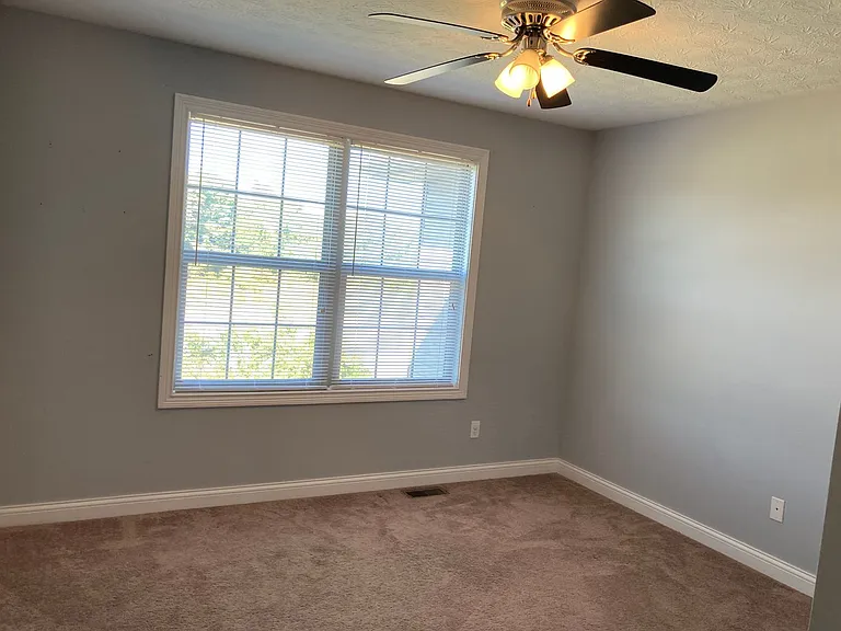 141 Twin Lakes Dr — Photo 15