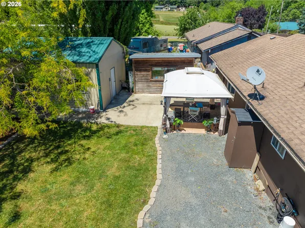 321 W Date St, Powers, OR 97466