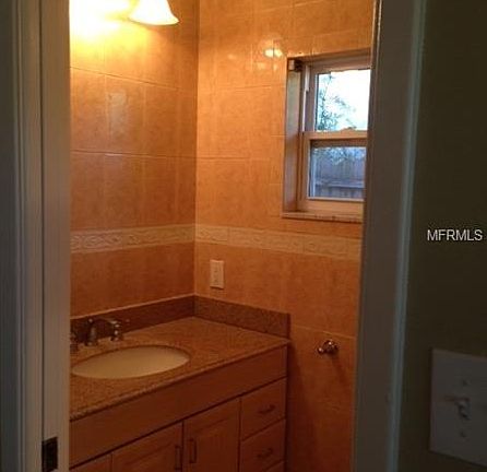 5th image of 103 Coral Ct
