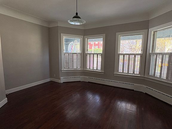 3rd image of 21 Prospect Ave NE #1
