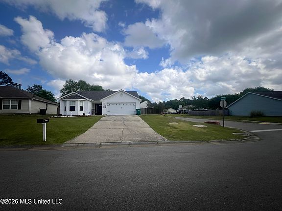 3rd image of 16317 Greenglade Dr