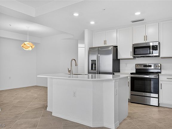5th image of 14151 Heritage Landing Blvd #1021